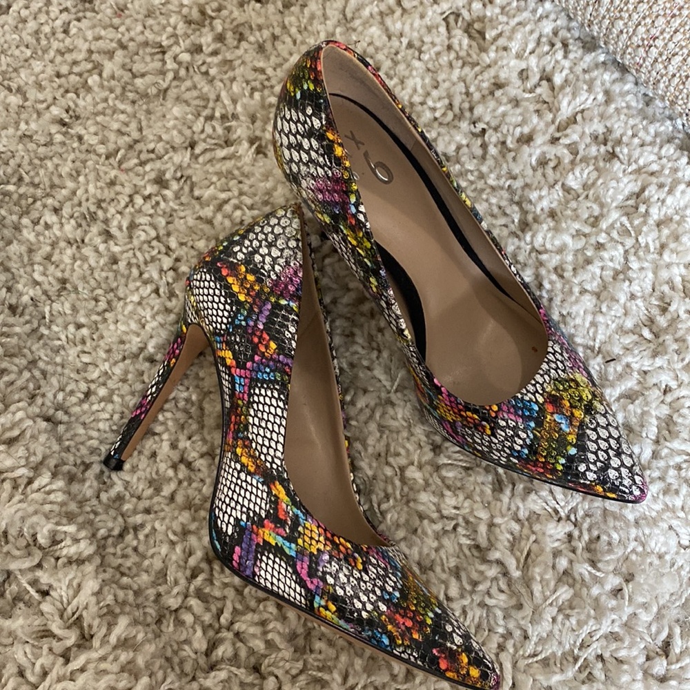 Gently used multicolored pump heels